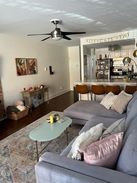 Foto del edificio - 235 W Eugenie St