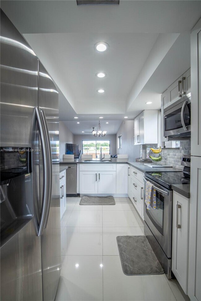 Foto del edificio - 874 NW 79th Terrace