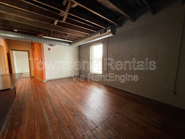 Foto del edificio - 159 Maxwell St