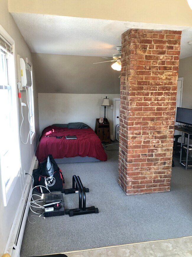 Bedroom/living room - 88 Highland Ave