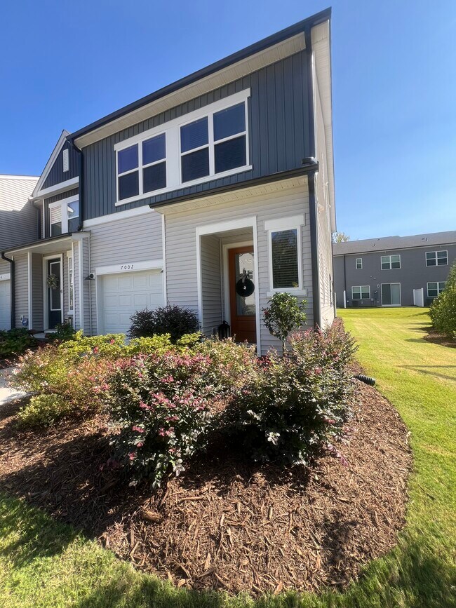 Building Photo - 7002 Fairmile Run