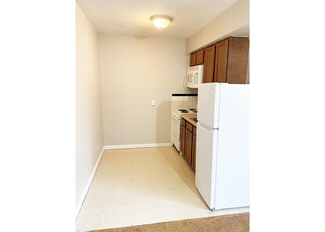 Building Photo - 362 Probasco St