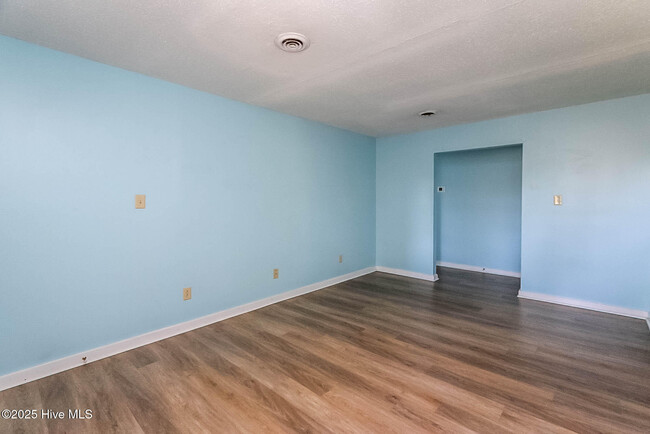 Building Photo - 201 Shipman Rd