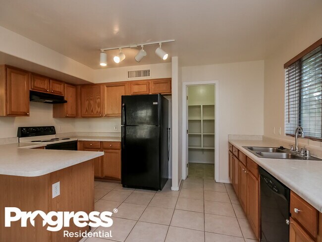 Foto del edificio - 6802 S 42nd Dr