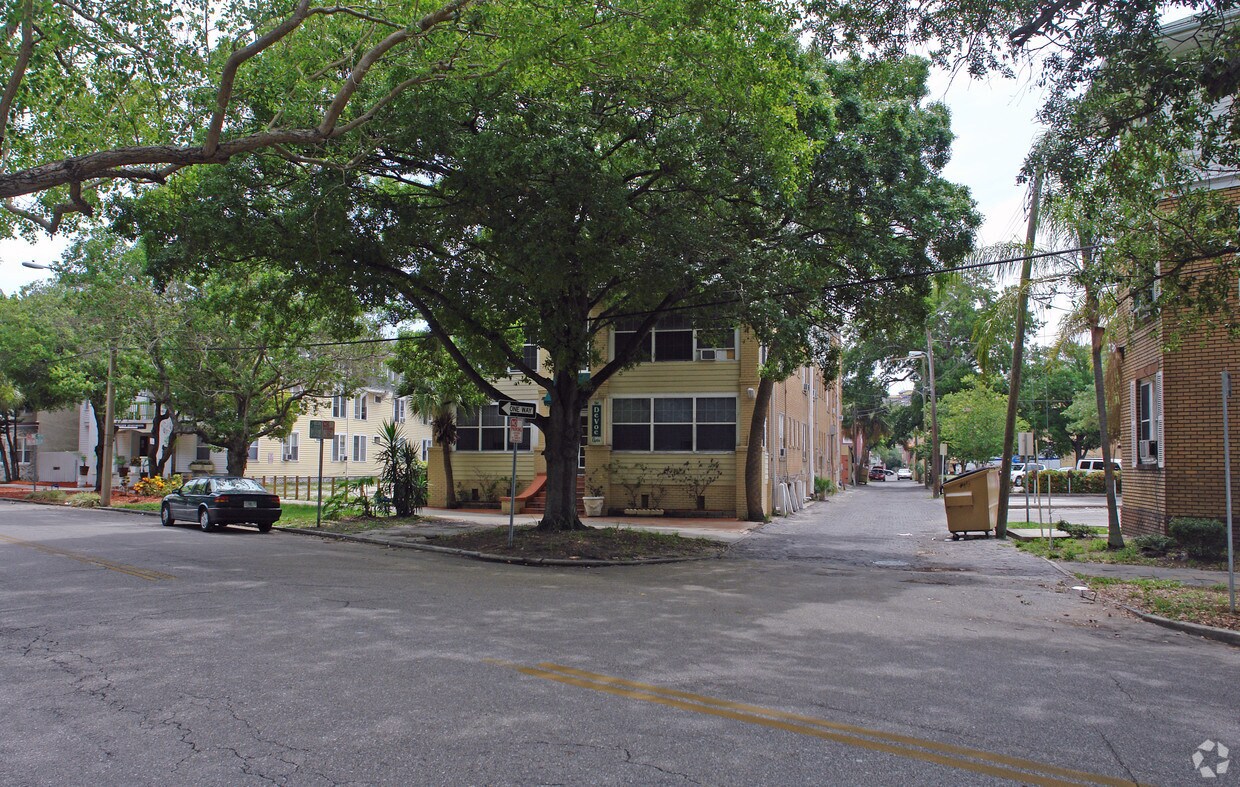 Foto del edificio - Cara Florida Properties