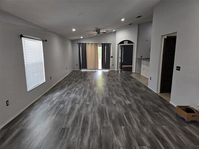 Foto del edificio - 2235 Lakeridge Dr