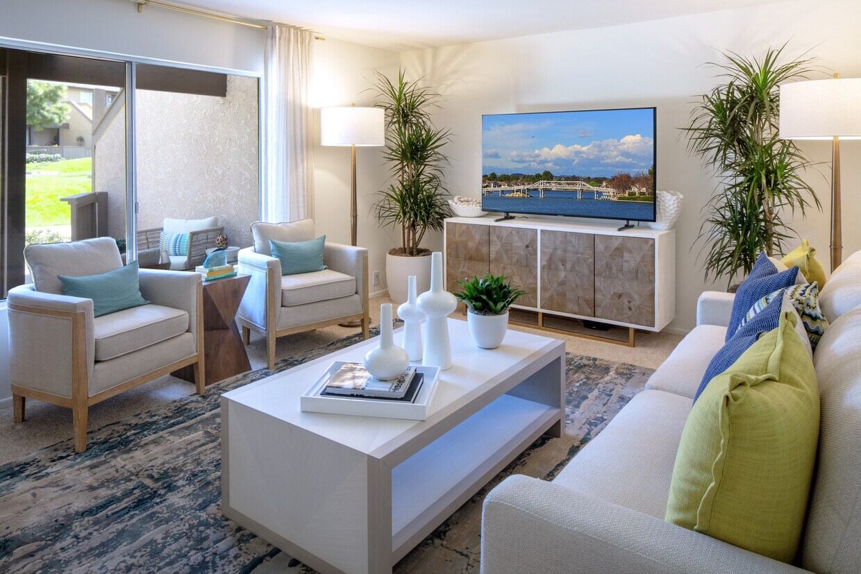 Deerfield Apartment Homes Apartments 3 Bear Paw Irvine, CA