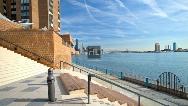 Building Photo - Waterside Plaza