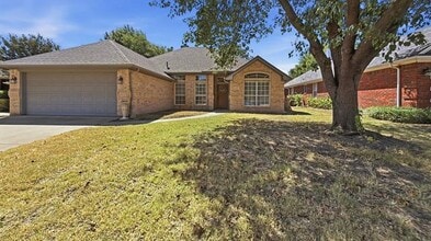 Building Photo - 1077 Westgrove Dr