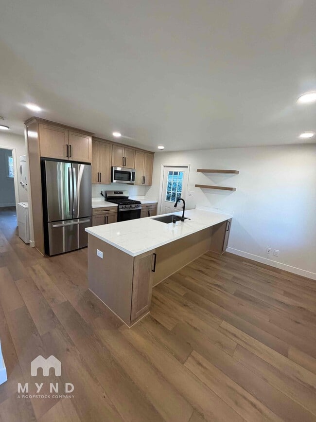 Building Photo - 2262 Bonifacio St