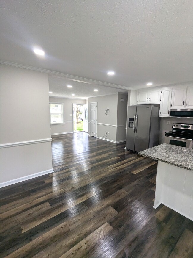 Foto del edificio - 107 Sandy Lake Dr