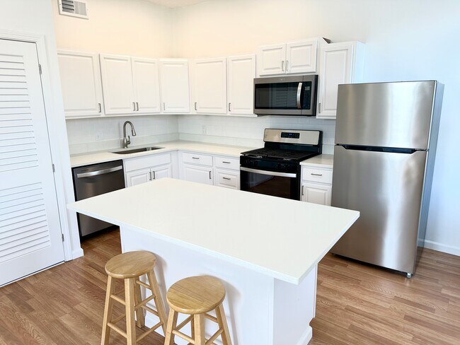 Building Photo - 1009 S Taylor Ave