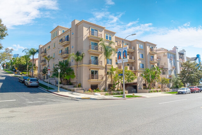 Building Photo - 10390 LA GRANGE Ave