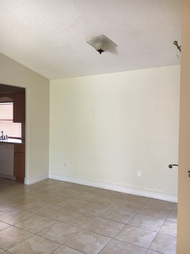 Foto del edificio - 4825 SW 152nd Ct