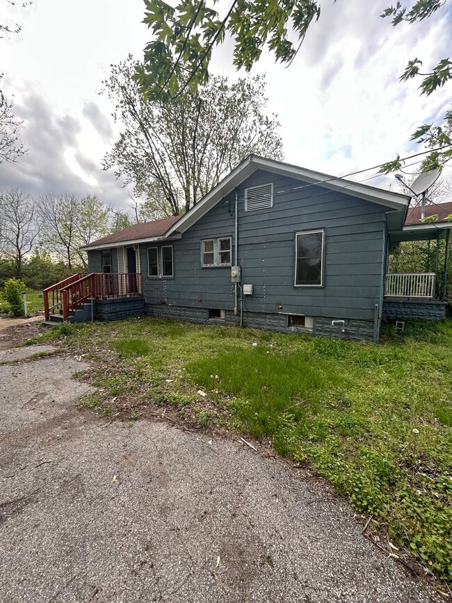 Building Photo - 2332 Renois Ln