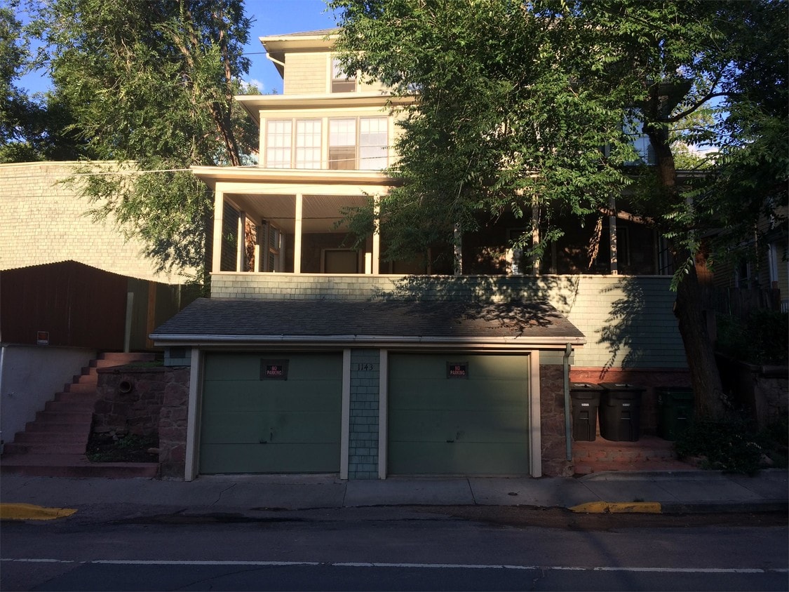 Primary Photo - 1143 Manitou Ave