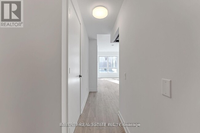 Building Photo - 108 Peter St