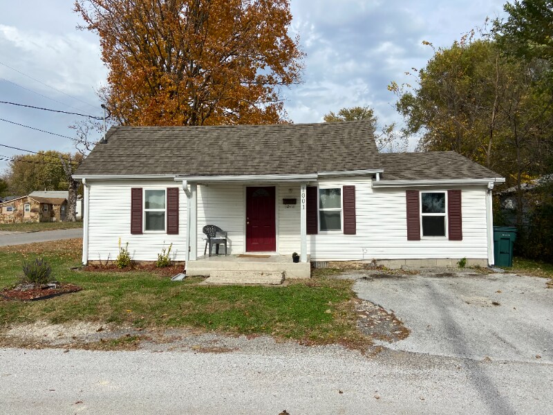 Primary Photo - 1001 E Chestnut St