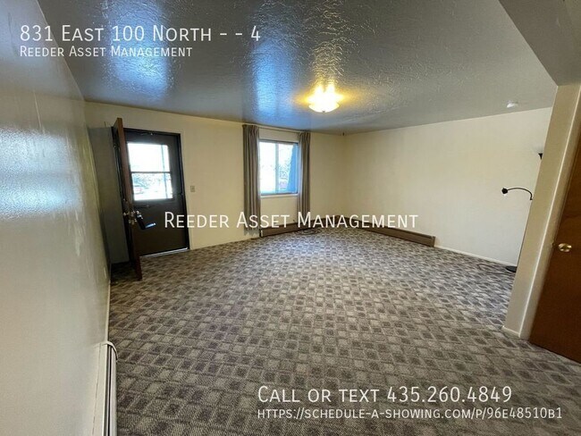 Building Photo - 2 Bedroom 1 Bathroom Apartment Found On Th...