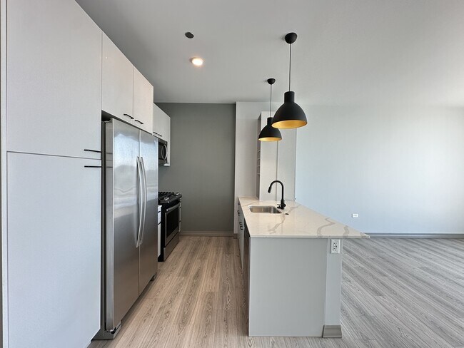 Foto del edificio - 2155 N Elston Ave