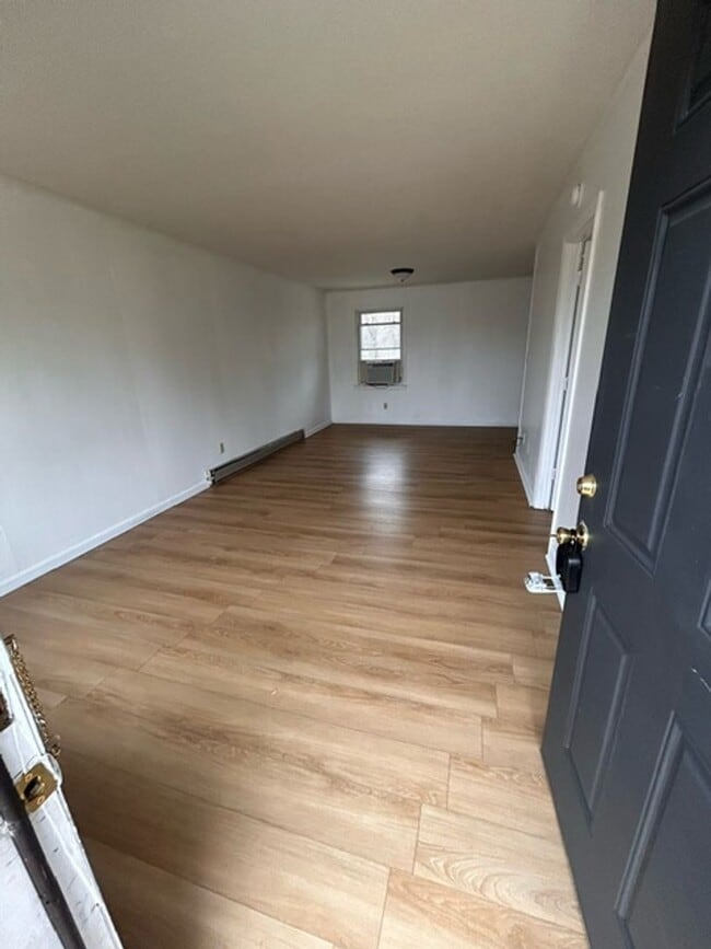 Building Photo - Briskwood Apartments