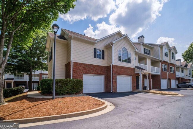 Foto del edificio - 904 Spring Heights Ln