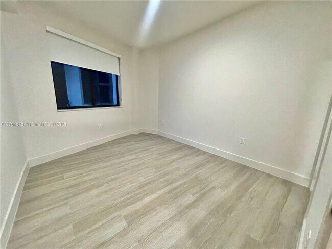 Foto del edificio - 18412 Homestead Ave