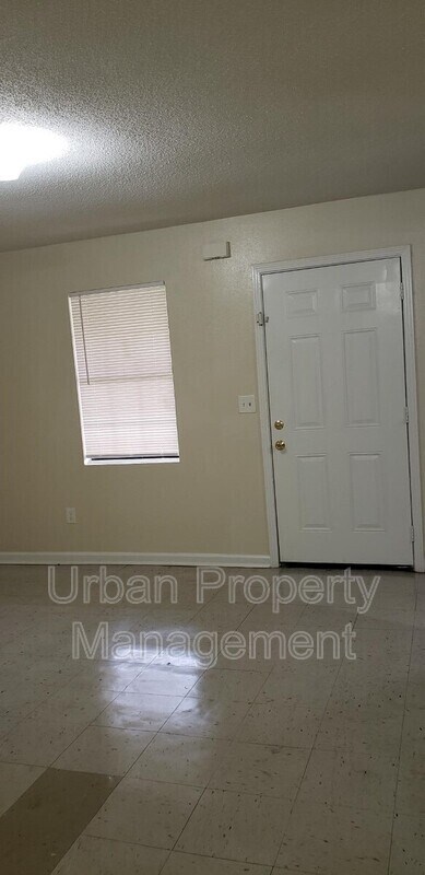 Foto del edificio - 381 Cambridge Ave