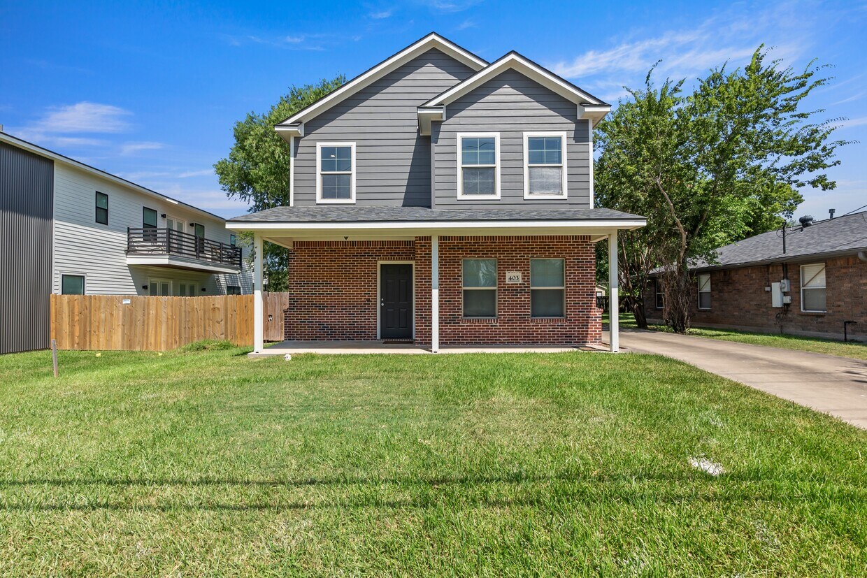 Foto principal - 403 Holleman Dr