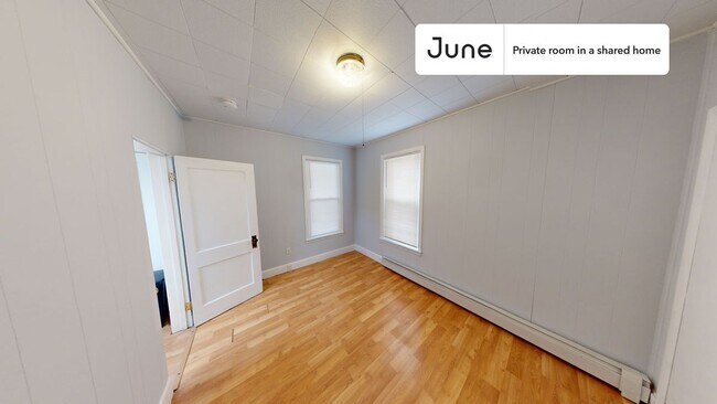 Foto del edificio - Room in Shared 3 bed/1 bath home