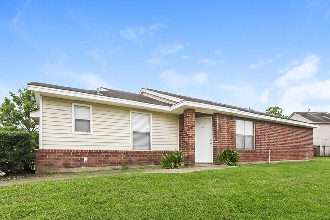 Foto del edificio - 7706 Ellis Dr