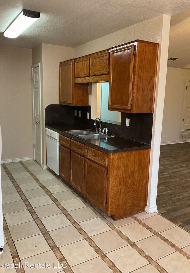 Foto del edificio - 4 br, 2 bath House - 1202 August Drive