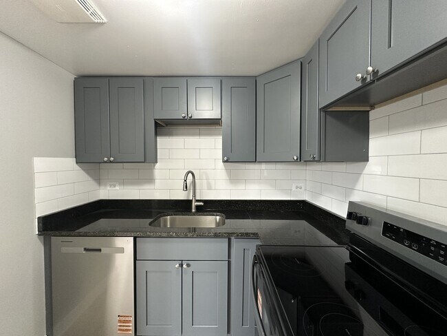 Foto del edificio - 7632 N Milwaukee Ave