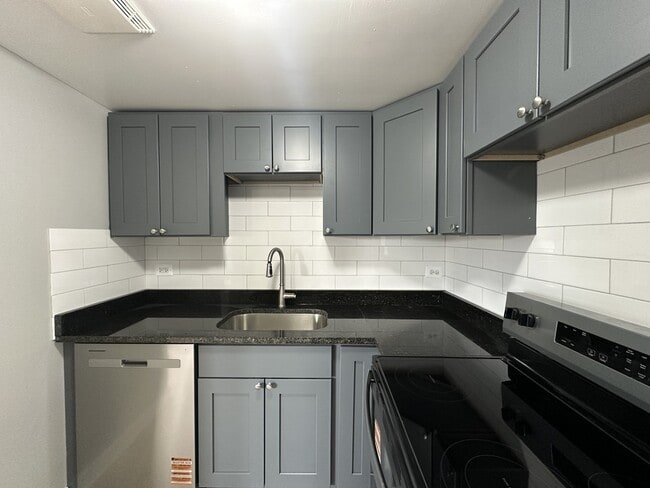 Building Photo - 7632 N Milwaukee Ave