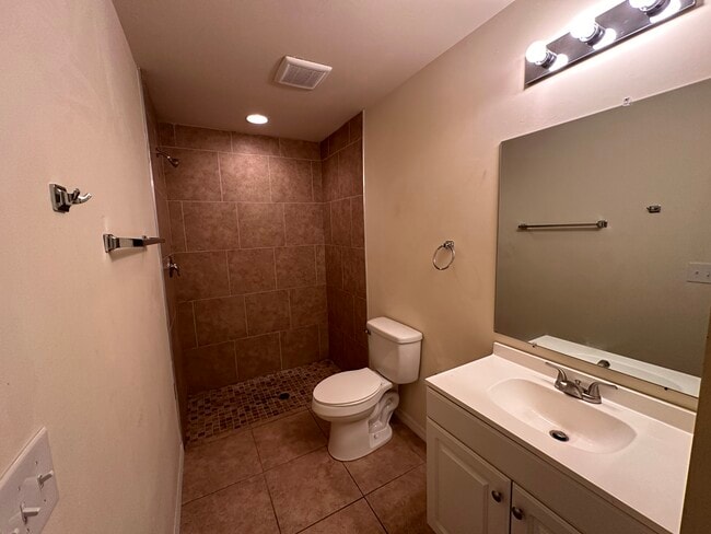 Foto del edificio - 4339 SW Santa Barbara Pl