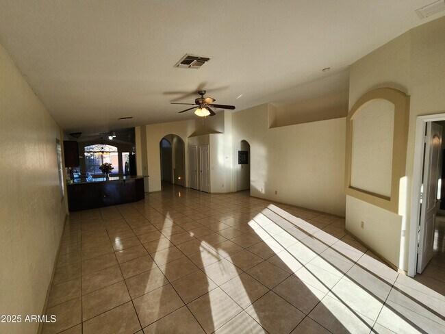 Foto del edificio - 19417 N 7th Dr