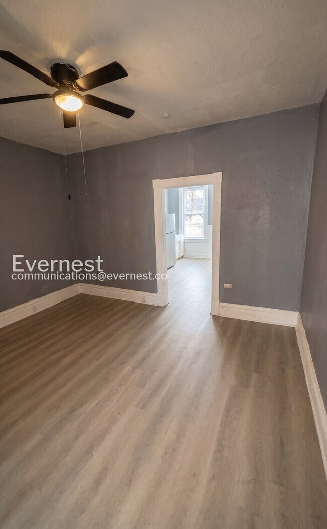 Foto del edificio - 3720 Fairview Ave