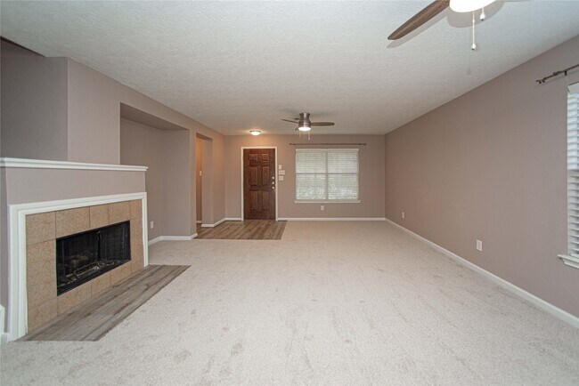 Foto del edificio - 29314 Legends Bluff Dr