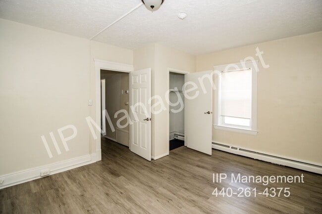 Building Photo - 1609 Lakewood Ave