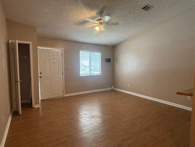 Building Photo - 2235 Sandpiper St