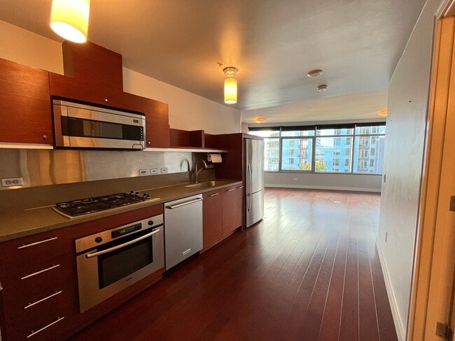 Building Photo - Studio w/ View - The John Ross Building - ...