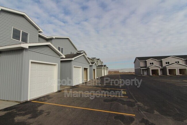 Foto del edificio - 650 Ruby Cir