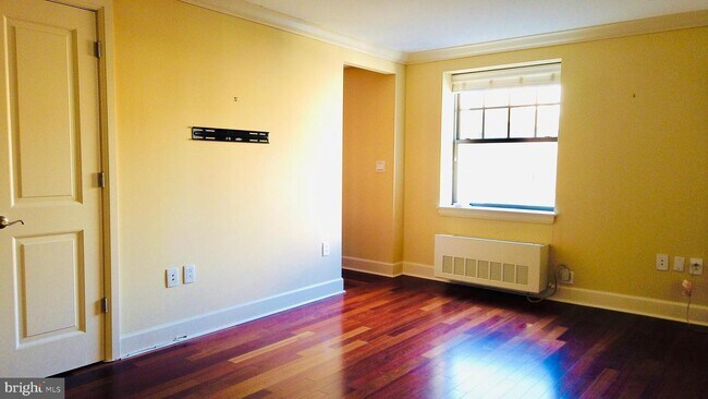 Building Photo - 1701 Locust St