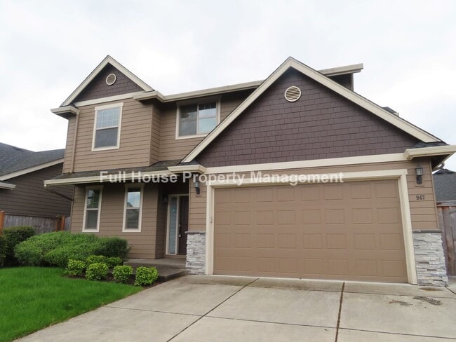 Building Photo - Gorgeous and Spacious 4 Bed, 2.5 Bath, In ...