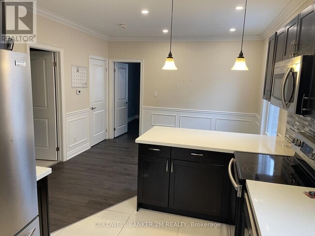 Building Photo - 242 Kendal Ave