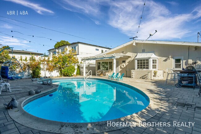 Building Photo - 4915 Bellaire Ave Valley Village, CA 91607