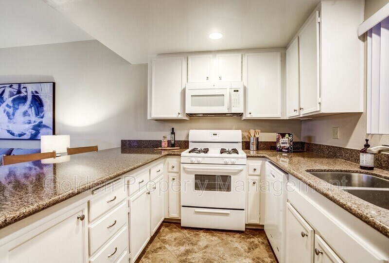 Foto principal - 3666 3rd Ave