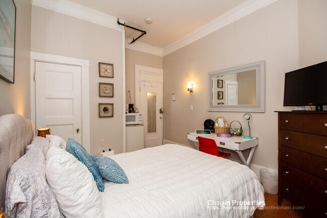 Foto del edificio - 1029 Beacon St