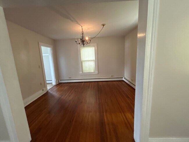 Building Photo - 5851 S Elm Ave