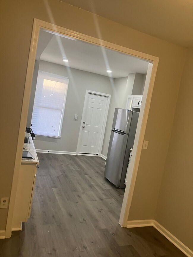 Foto del edificio - Coming Soon: 512 N Curley!